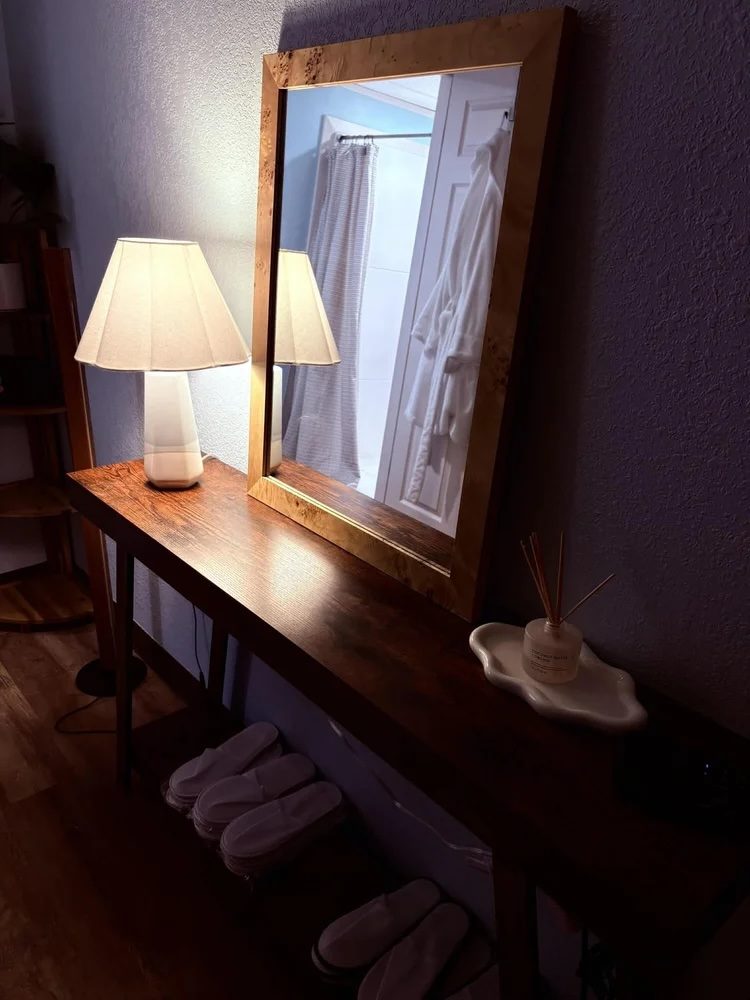 Calm suite vanity